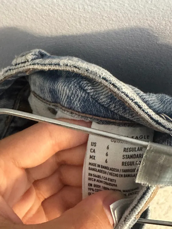American Eagle Jeans - Image 4