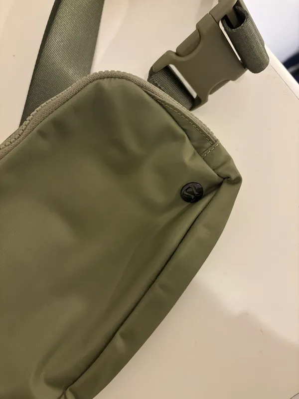 Lululemon Everywhere Belt Bag - Image 3