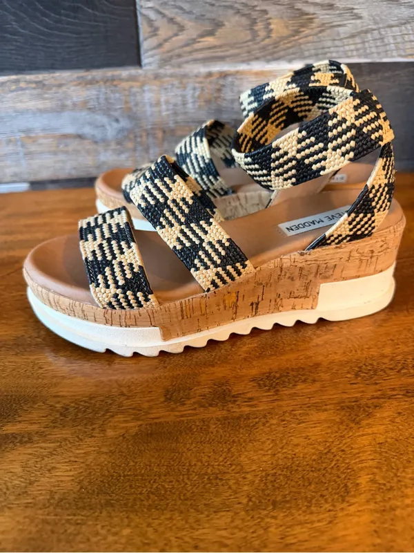Steve Madden Black and Natural Woven Espadrille Platform Sandals size 6 - Image 4