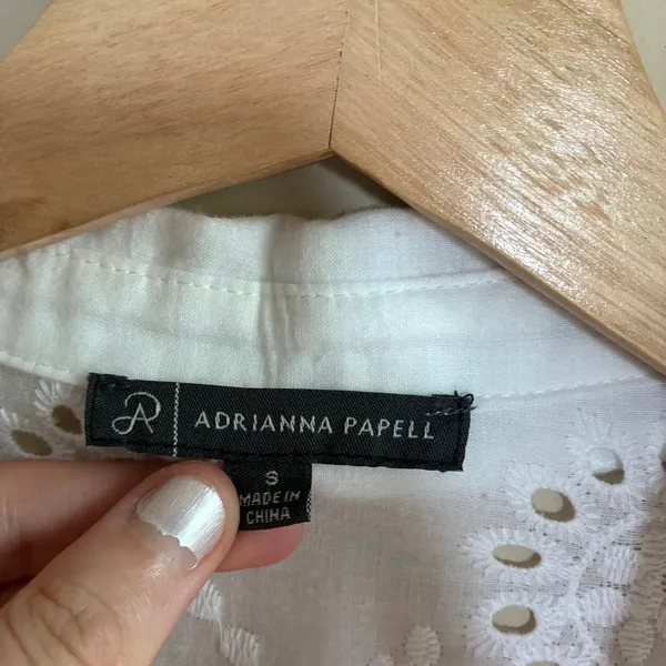 Adrianna Papell embroidered white button down long sleeved shirt womens S cotton - Image 3