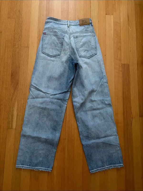 BDG Women's Faded Light Blue Tapered Baggy Jeans Size 27 - Image 2