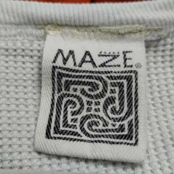 VTG Halloween Maze Cream Crewneck Thermal Sweatshirt L Casual Holiday Vampire - Image 9