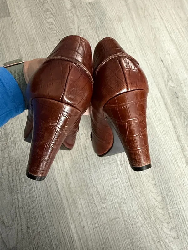 Jones New York Brown Croc-Embossed Loafer Heels Size 6 - Image 8