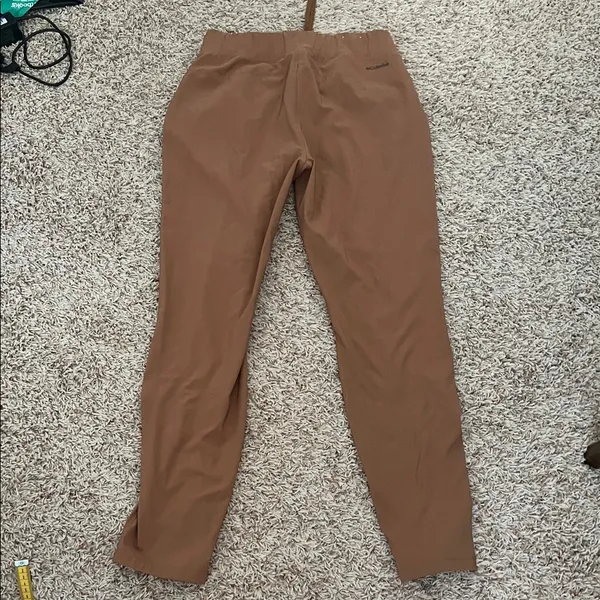 Columbia Women's Slim Pull-On Pants in camel sz M moisture wicking fabric - Image 8