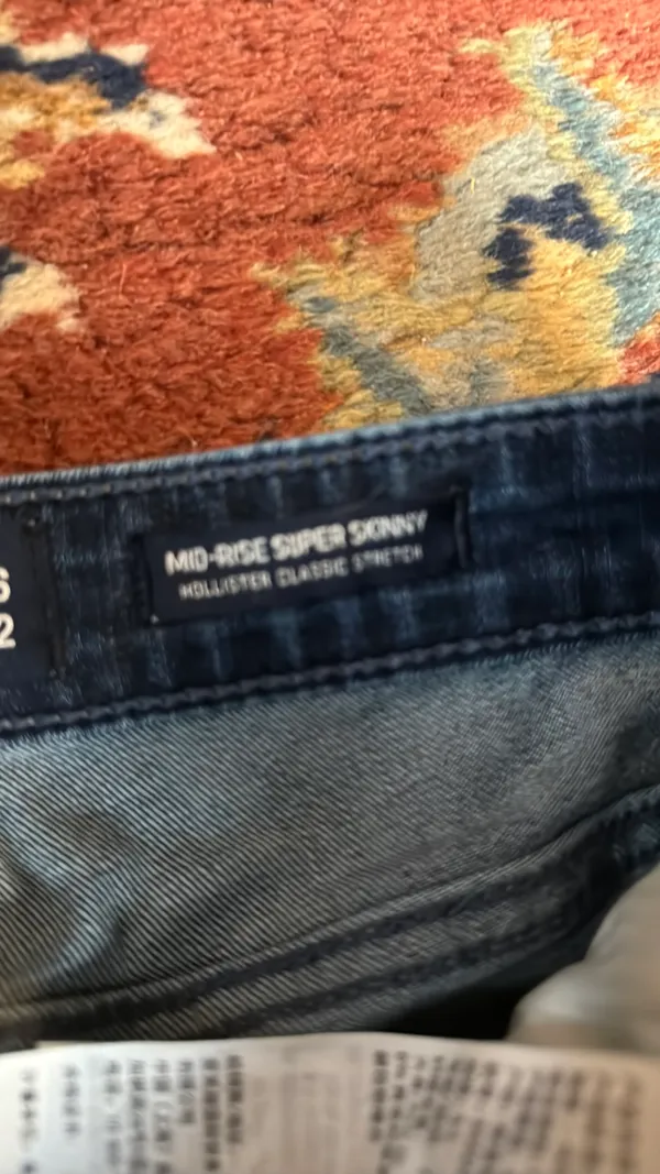 Hollister Jeans Mid Rise Super Skinny 3L - Image 3