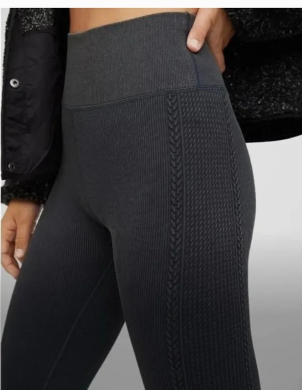 Offline by Aerie Big Chill Seamless Cable‎ Knit Ribbed LeggingTrue Black Sz XS - Image 2