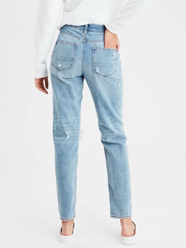 AMERICAN EAGLE AE Ripped Mom Jean High Rise Distressed in Cool Classic Size 2 - Image 4