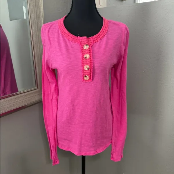 Bibi Hot Pink Barbiecore Crochet Trim Henley Size Small. - Image 2