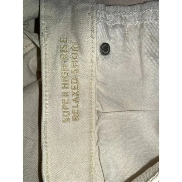 American Eagle Super High Rise Relaxed Short in Cream Size 8 #769 - Image 3