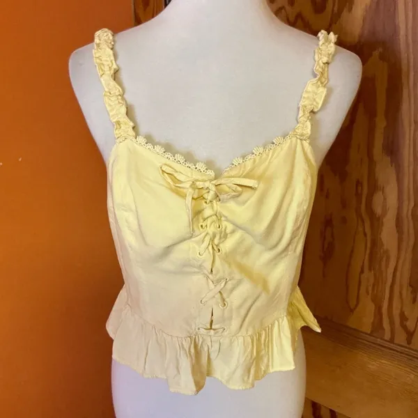 Urban outfitters yellow feminine tank top - Image 9
