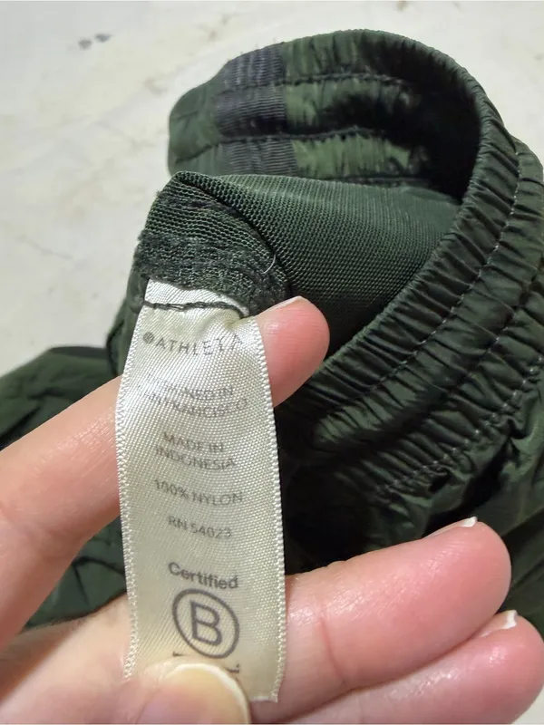 Athleta expedition Dark Green Athletic Drawstring Shorts 2 - Image 9