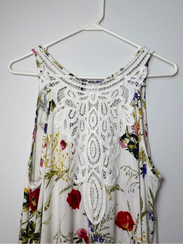 Anthropologie Akemi + Kin Sleeveless Floral Bohemian Top with Crochet Back Sz XL - Image 4