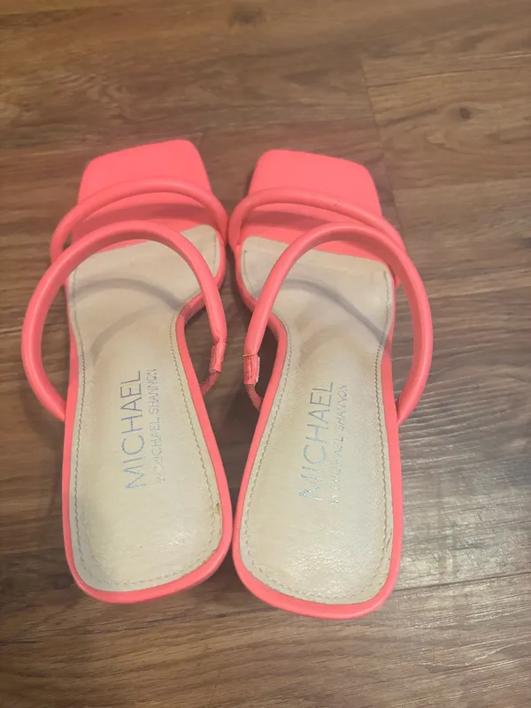 Michael Shannon Pink Heels - Image 2