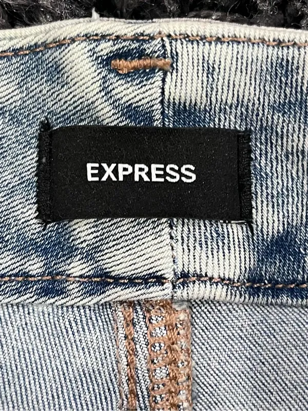 🌸EXPRESS 70’S FLARE MID RISE JEANS SIZE SMALL 🌸 - Image 5