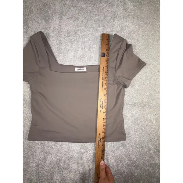 Aritzia Babaton Contour Squareneck T-Shirt xl taupe - Image 6