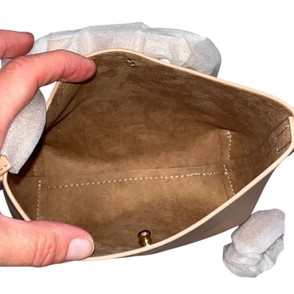 NEW SAMARA Tan Vegan Leather Crossbody Purse Bag - Image 6