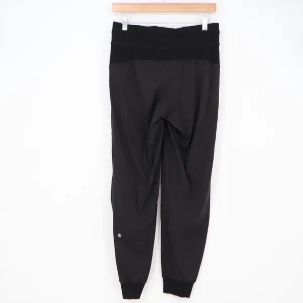 Lululemon Joggers Womens 6 Street to Studio Black Lightweight Tapered Excellent - Image 3