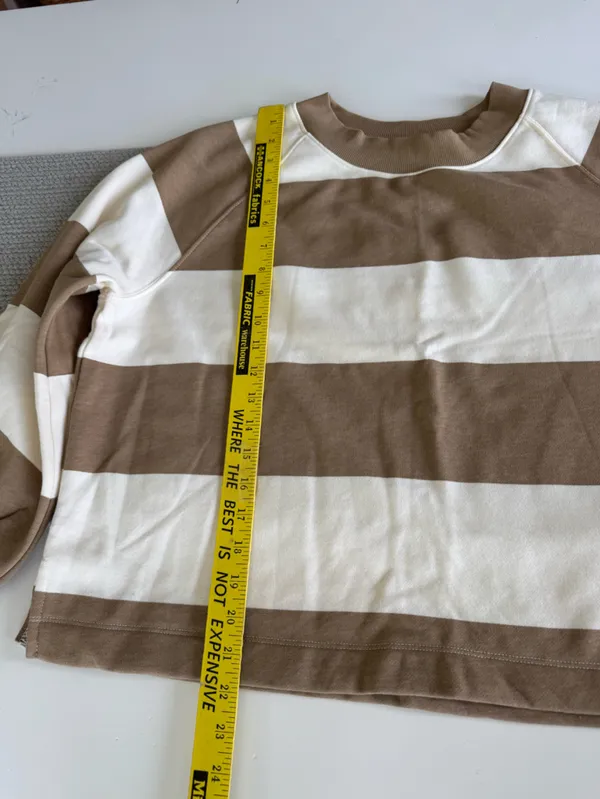 Old Navy Tan Ivory Cream Wide Striped Cropped Crewneck Sweatshirt Size Small - Image 8