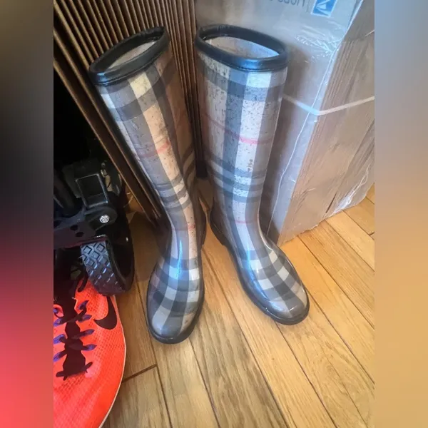 Burberry - Nova Check Plaid Rain Boots - Image 7