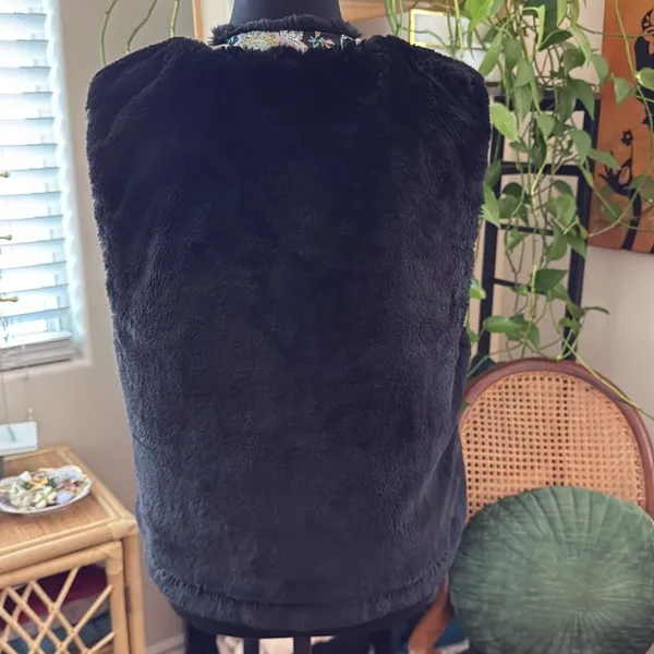 Free People Black Faux Fur Floral Brocade Trim Lined Boho Hippie Tie Front Vest - Image 2