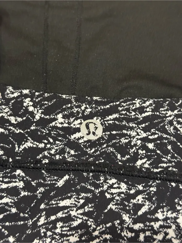 Lululemon Both Ways Bra Ices Wave White Black Size 6 - Image 6