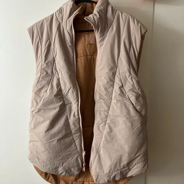 Free people slalom reversible puffer vest - Image 4