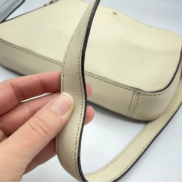 Kate Spade Cream Leather Square Crossbody Handbag Purse Medium Bag Classic - Image 9