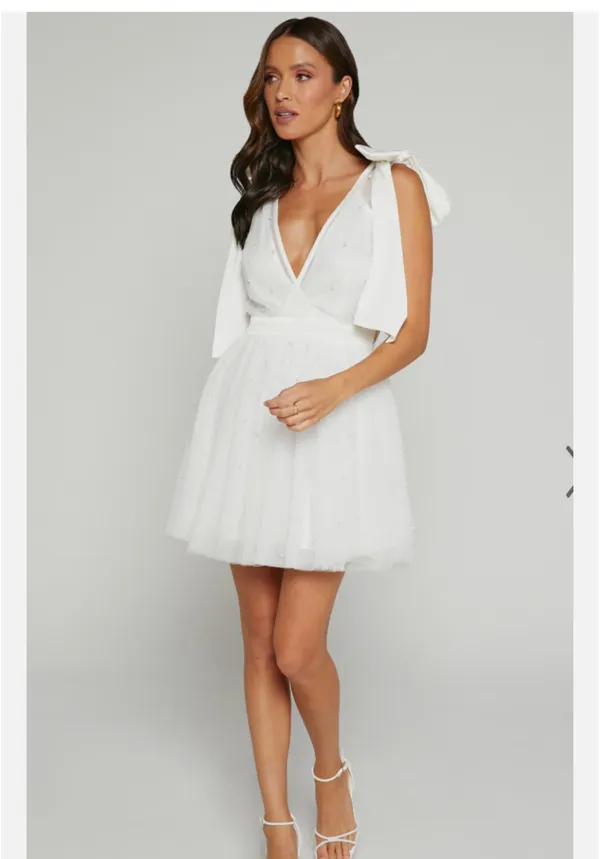 Showpo NWT NWT Karalyn mini dress- bow strap plunge pearl detail size 6 - Image 2