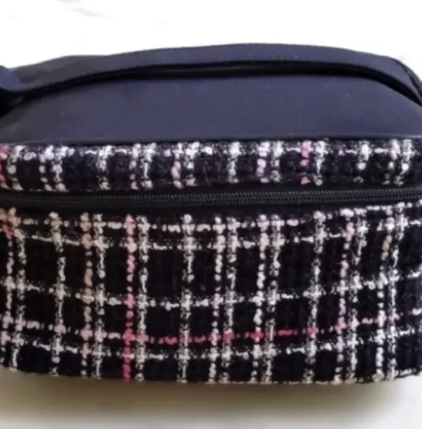 Lancôme Black and Pink Tweed Cosmetic Case - Image 2