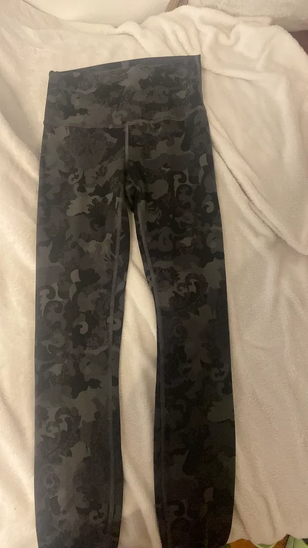 Lululemon Wunder Train HR Tight 28" - Image 3