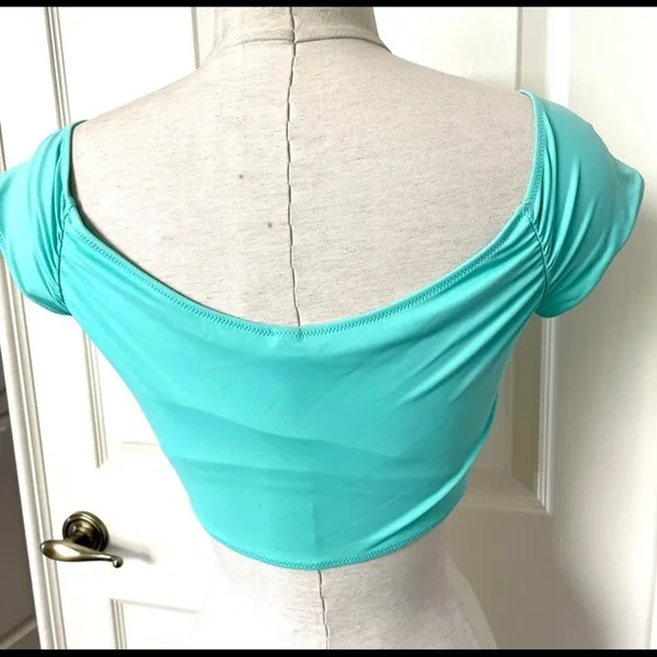 Victoria Secret green short sleeved crop top - Image 3