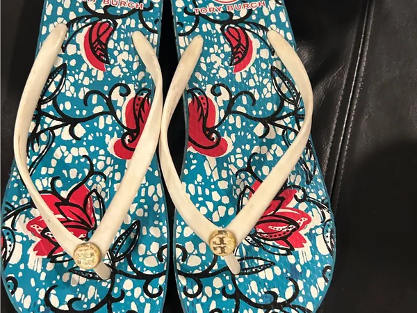 Tory Burch Blue Floral Flip Flop Sandals with Cream Straps large 9-10 - Image 9