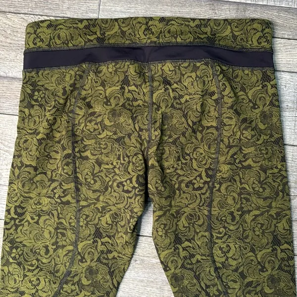 Lululemon Athletica Crop Pencil Lace Brave Olive Black / Black - Image 4