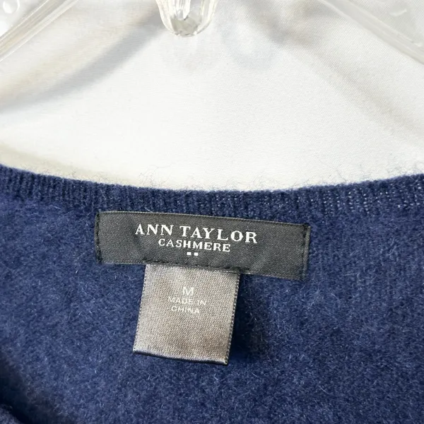 Ann Taylor Medium Cashmere Sweater Navy‎ Blue Scoop Neck Pullover Old Money 1670 - Image 3