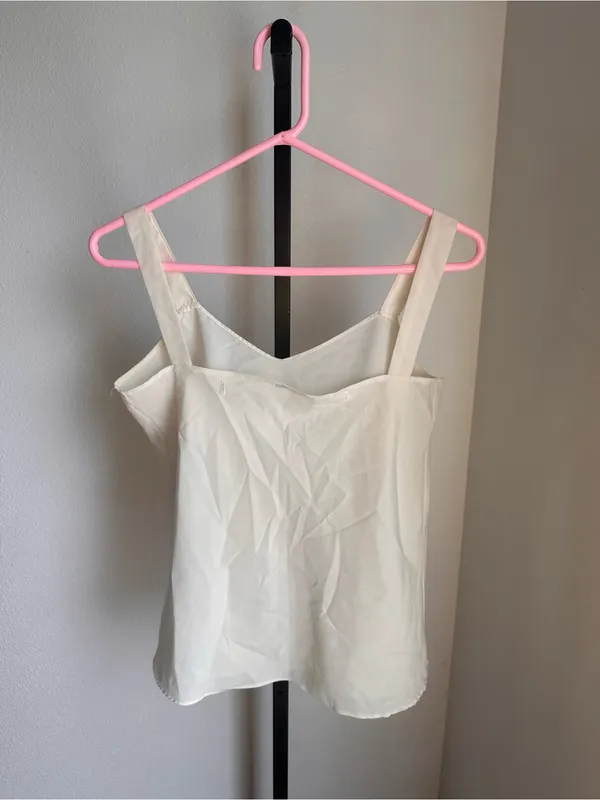 Size large tank top - Image 2