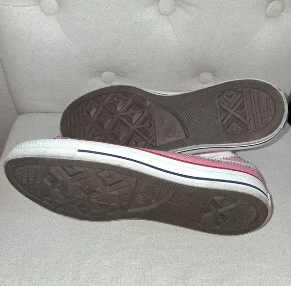 UNISEX CONVERSE ALL STARS RED, WHITE & BLUE SNEAKERS SIZE 6 1/2 Men, 8 1/2 Wm - Image 4