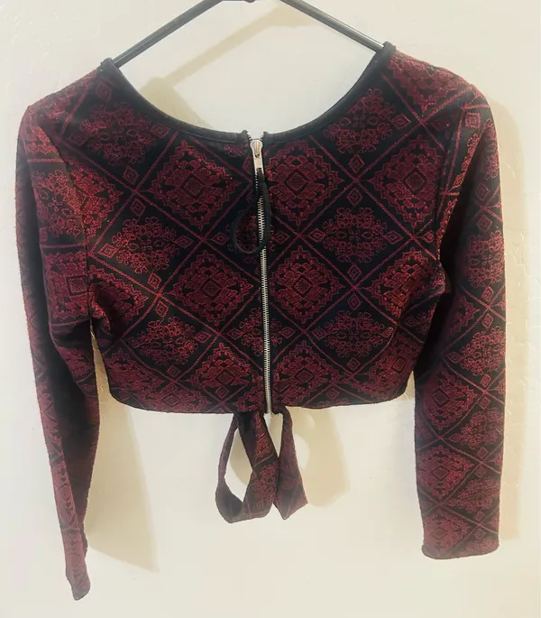 Kendall & Kylie Long Sleeve Crop Knit Top - Image 3