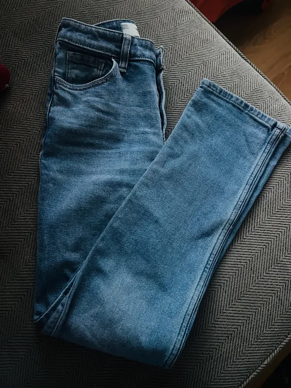 Hollister High Rise Straight Jeans, Size 000R/23 - Image 6