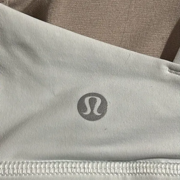 Lululemon Energy Bra Size 6 - Image 3