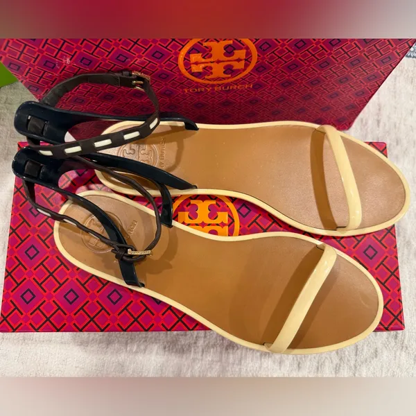 Tory Burch Strap Rubber Sandals size 8 - Adorable! GUC! - Image 3