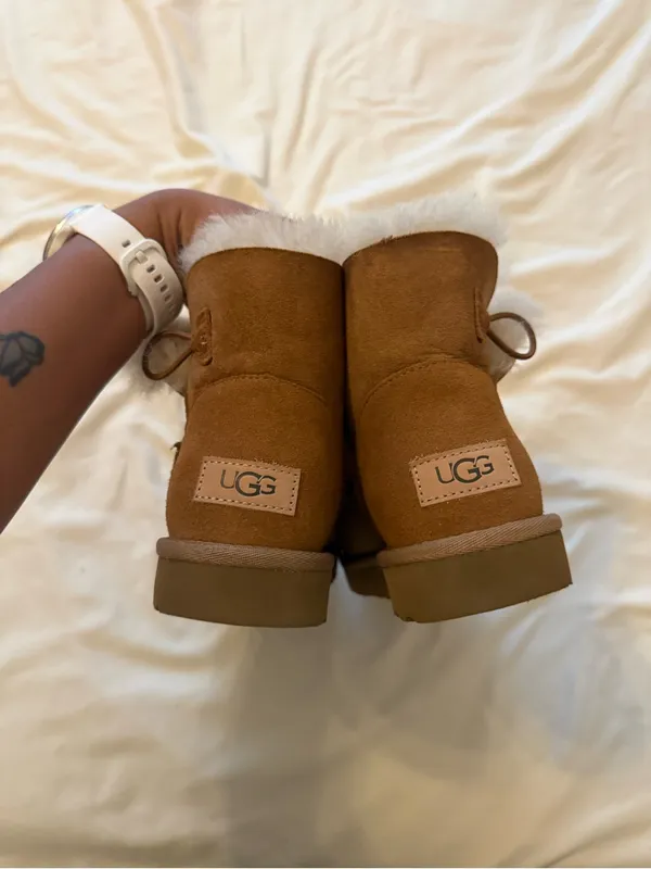 UGG | Mini Bailey Button ll Chestnut  Boots | 6 - Image 4