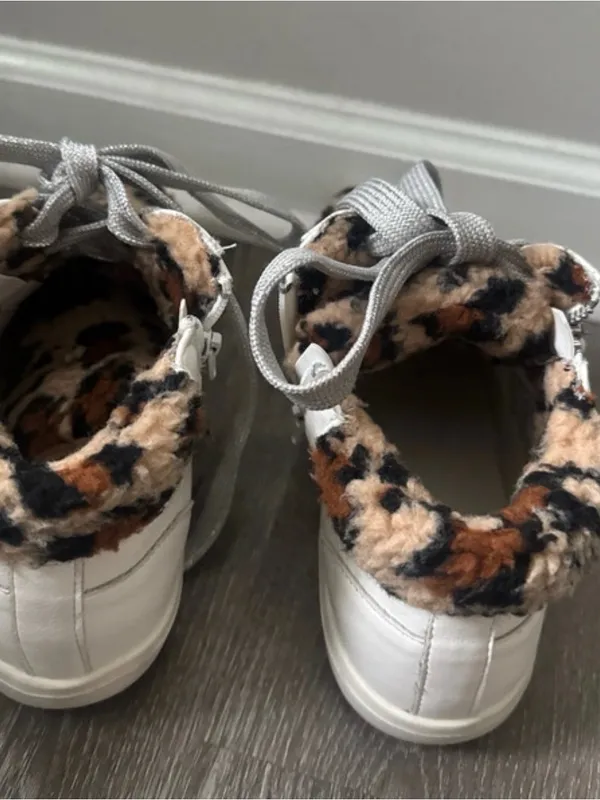 UNIONBAY White High-Top Sneakers with Leopard Faux Fur and Silver Star - Image 4