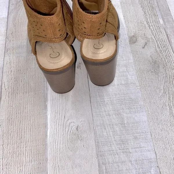 Comfort camel color heeled open toe booties size 9 new - Image 9