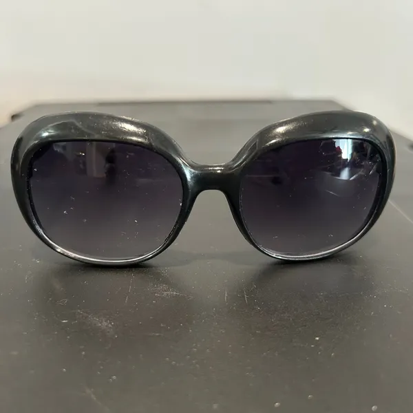 Black Sunglasses - Image 9