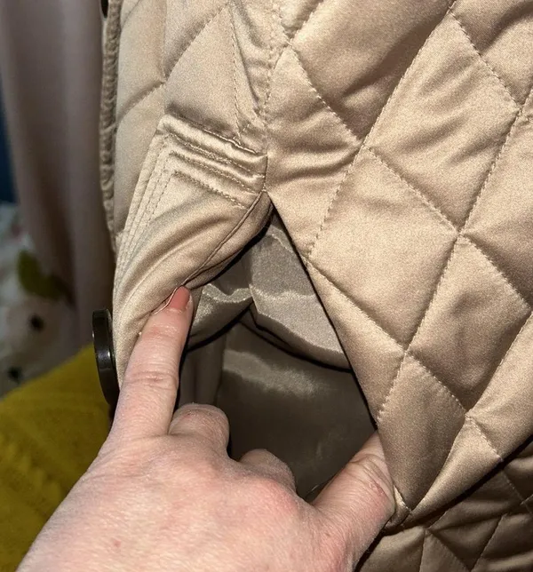 Size S Gold Quilted Jacket - Image 4