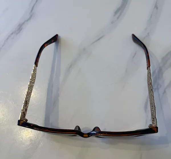 Cute tortoise sunglasses with flower gold frames Multiple - Image 2