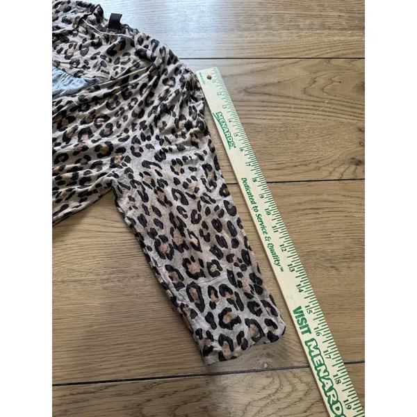 Victor Alfaro Women Size Medium‎ Open Front Top Cheetah Print Stretch Artsy City - Image 6