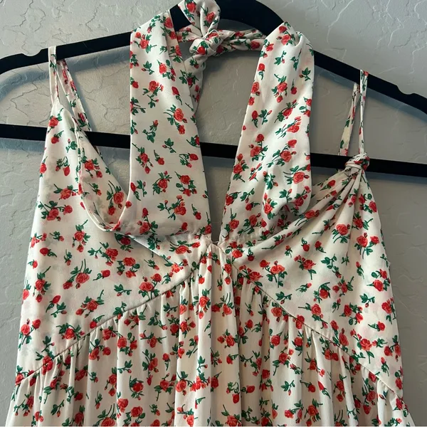 ⭐️Nasty Gal white, pink and red rose print maxi dress with halter size 2 - Image 2