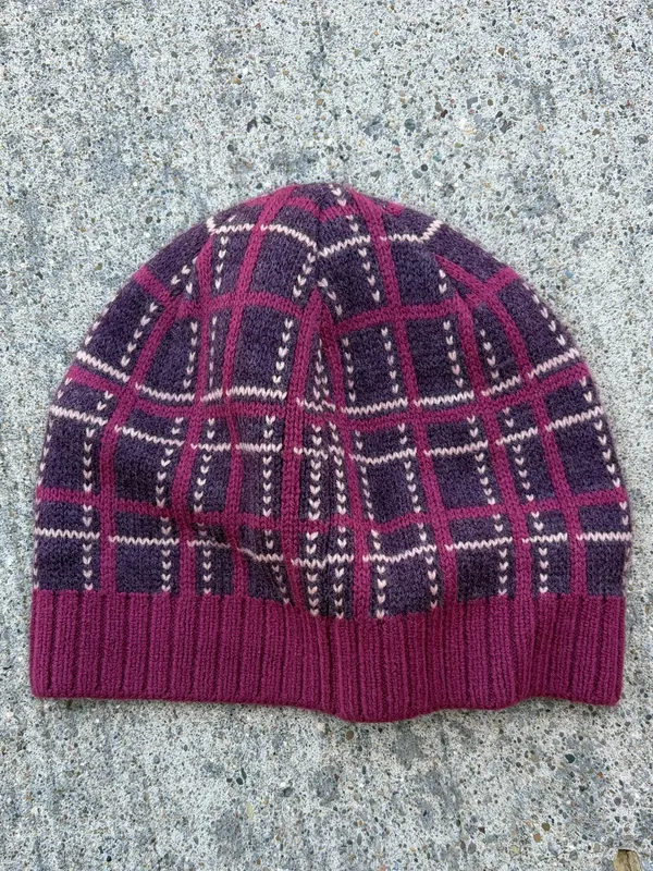 Carhartt womens maroon pink plaid beanie hat cap sweater knit - Image 3