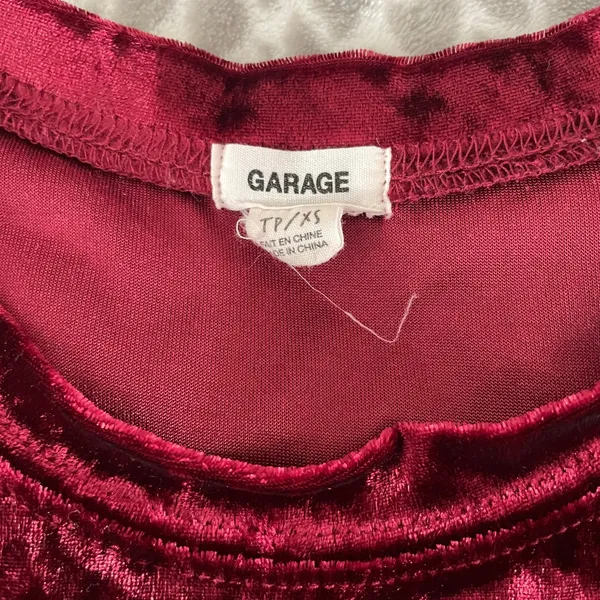 Garage Red Velvet Short Sleeve Tee size XS Modern‎ Crop Boxy Vamp Jewel Tone Top - Image 2